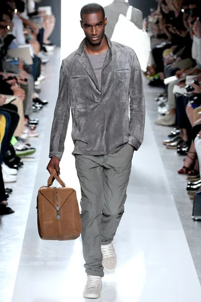 Look 25